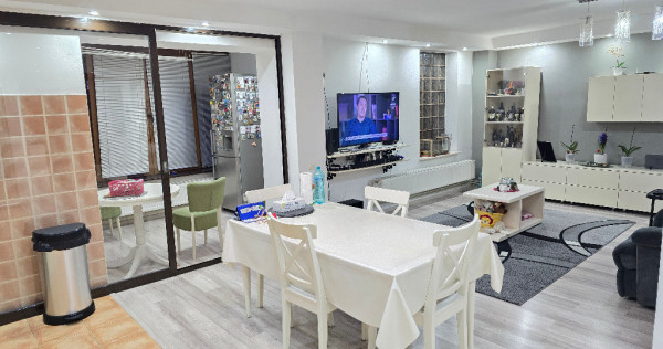 Inchiriez apartament 3 camere decomandat Deva, Nuferilor, parter inalt