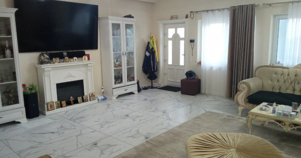 Vila parter etaj mansarda Ultra - Central