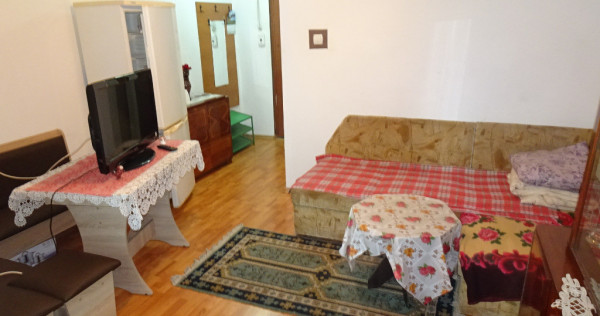 Inchiriez garsoniera in Deva, etaj 3, mobilata, fara masina de spalat