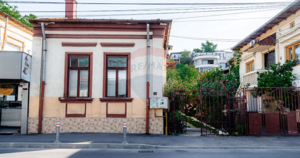 Casă + teren 422mp de v&acirc;nzare &icirc;n Pitești pe Strada Egalității