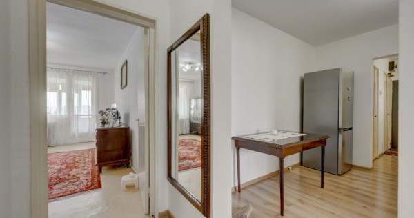 Apartament 3 camere decomandat, Titan, 1 Decembrie