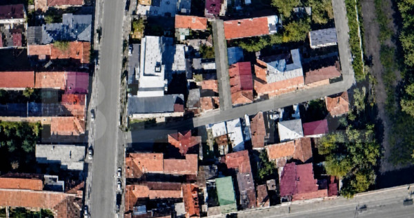 Casa de reabilitat, zona semicentrala, perfecta pentru inves