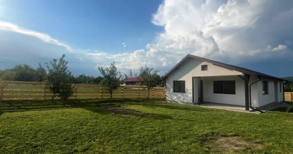 Casă nouă 700 mp teren | L&acirc;ngă Lacul V&acirc;lcele | Intimitate și liniște