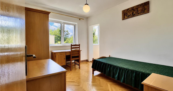 Apartament decomandat cu 4 camere orientat sud zona Cerna