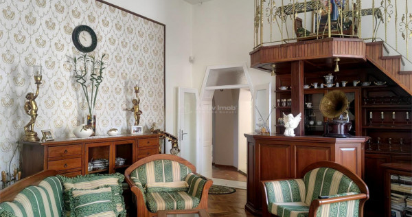 Apartament renovat ultracentral | 116 mp utili | 2 parcari |