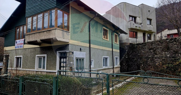 SINAIA- APARTAMENT DE VACANTA/ REZIDENTIAL- 3 camere in v...