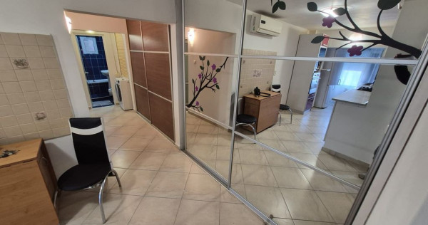 De inchiriat apartament cu 3 camere, etaj 3, Micro 16, 45...