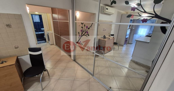 De inchiriat apartament cu 3 camere, etaj 3, Micro 16, 450 euro