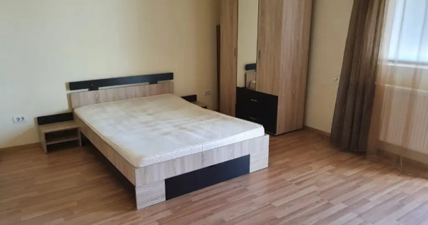 Ofer spre &icirc;nchiriere garsoniera &icirc;n Curtea de Argeș