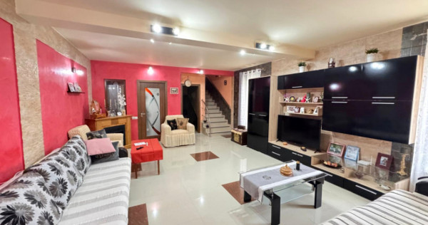 Casă P+1+M de v&acirc;nzare, 5 camere, foișor, bucătărie de v