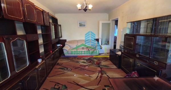 Apartament 3 camere de renovat | Focșani, Zona Casa de P...