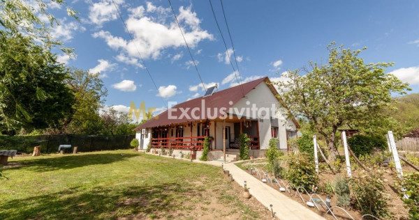 Casă renovată 2022, 3 camere, 1034 mp teren, &icirc;ncălzir...