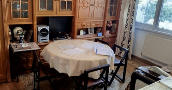 Apartament 2 camere renovat, etaj 1, zona Carpați