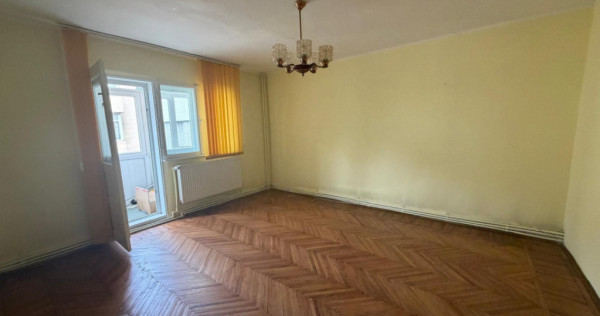 Apartament 3 camere , 2 bai , etaj intermediar , Radauti