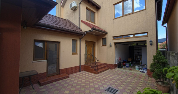 Cumpăna casă 3 camere cu garaj și curte termen lung