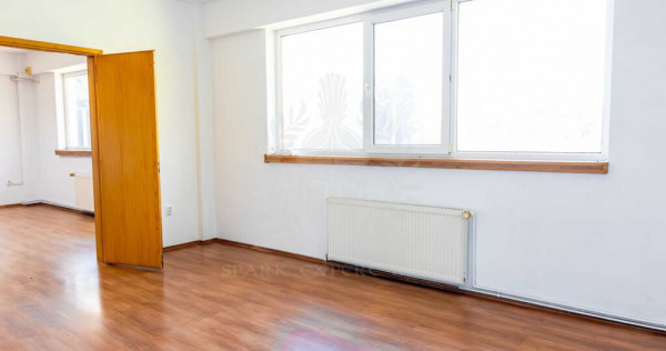 SPATIU COMERCIAL 160 MP // ZONA CENTRALA//CABINETE MEDICALE