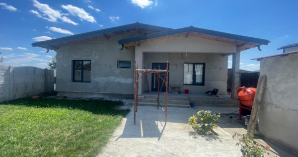 Casa 130 mp utili, teren 800 mp, hala 40 mp si vulcanizare,