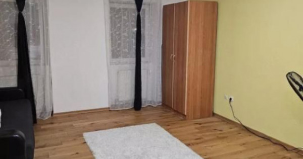 Garsoniera decomandata zona Stefan Cel Mare