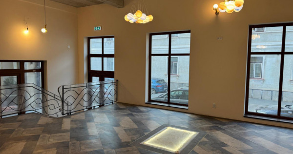 Spatii comerciale, Ultracentral