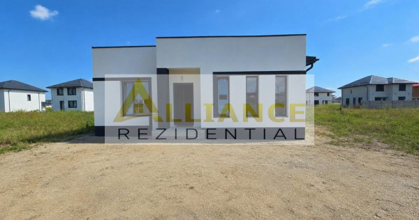 Casa parter- 100m de autobuz- 470mp teren- placa de beton