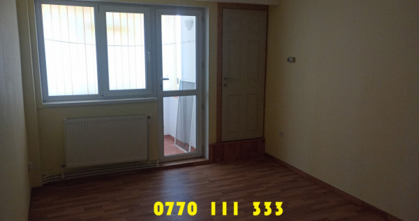 - Apartament 2 camere confort 1 zona Garii, etaj 4 cu pod.