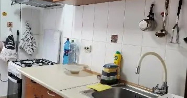 &Icirc;nchiriez cameră bucătărie și baie la casă