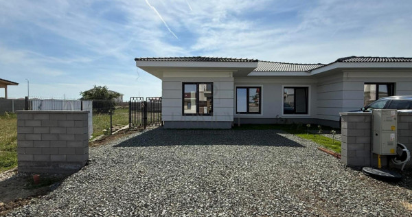 MOSNITA NOUA- DUPLEX PE PARTER - COMPARTIMENTARE EXCELENTA
