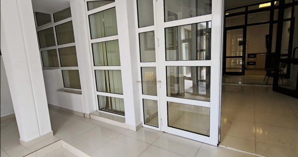 Spa#539;iu de Birouri / Comercial 180 MP | Zona Metro Suceav