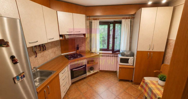 Apartament vanzare 3 camere Decebal, Centrala proprie