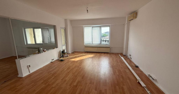 Zona Piața Alba Iulia | Spațiu / Apartament 3 Camere (7...