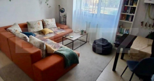 Apartament cu 2 camere 67 mp. decomandat, cu două balcoane