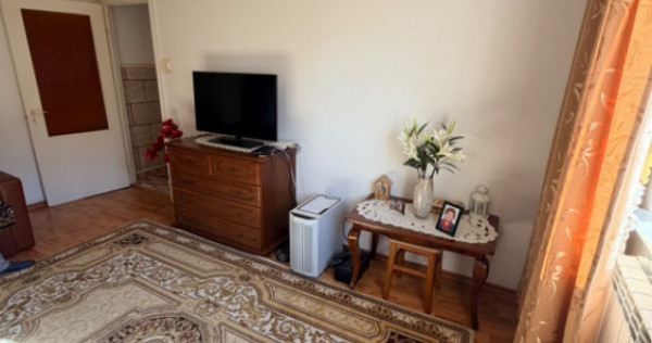 Apartament 3 camere de v&acirc;nzare │Casa de Cultură │ Etaj