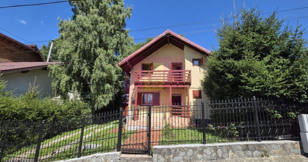Vila cu 4 camere de vanzare in Busteni