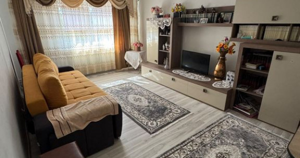 Apartament 3 camere decomandat- zona Poarta 6