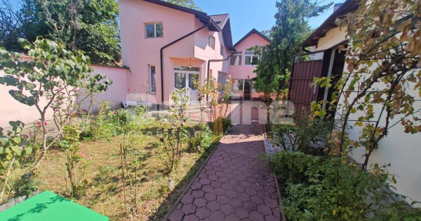 Casă spațioasă cu 7 camere, ideală pentru familie num...