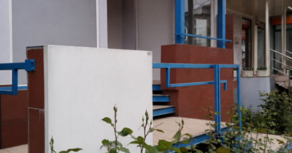 Spațiu comercial cu vad | 16 mp | Bulevardul Unirii | Acces