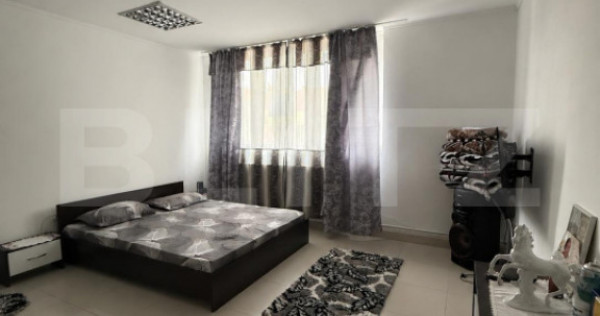 Apartament de vanzare , curte comuna, 2 camere, Zona Semicen