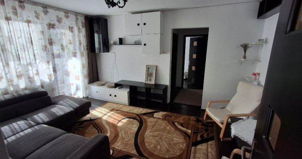 Proprietar v&acirc;nd apartament 2 camere, semidecomandat, confort 1, parter