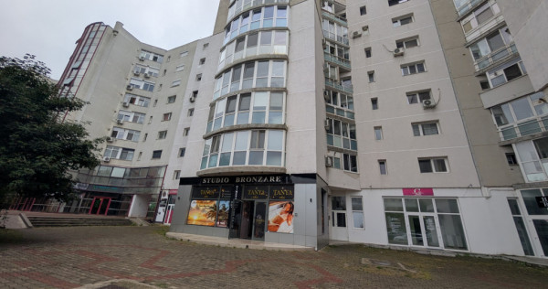 Spatiu comercial 9Mai 82 # peco Moll