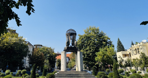 Apartament interbelic 147 mp | Terasă 24 mp | Intrare indiv