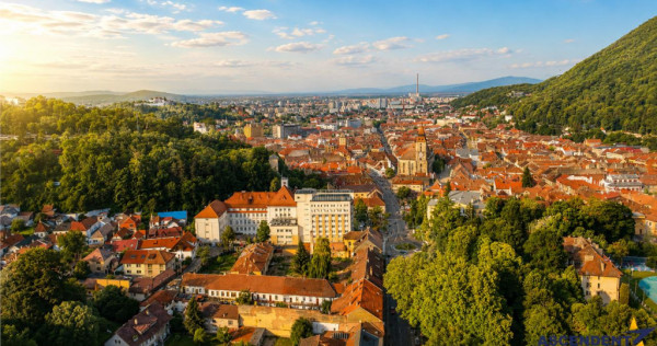 Resedinta istorica,teren privat,pivnita,pod,foisor,detalii o