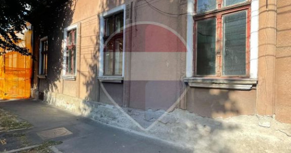 Apartament cu 1 camera de v&acirc;nzare + boxa pe str George C...