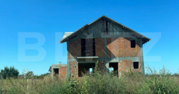 Casa de vanzare la rosu