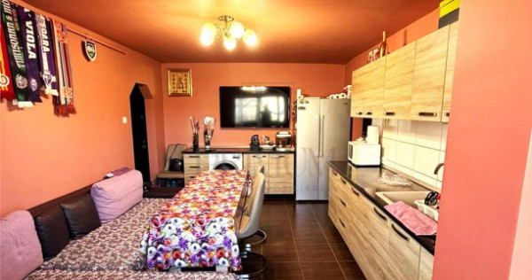 SOARELUI - RENOVAT - 4 CAM - 2 BAI - ETAJ 3 - CENTRALA PROPR