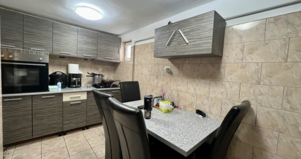 Casa individuala cu 4 camere de vanzare, zona Girocului