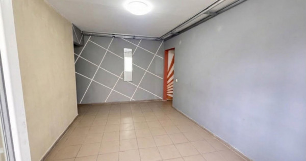 Apartament 3 camere de v&acirc;nzare &icirc;n KM 4-5, Constanța