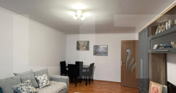 Apartament 4 camere, 79.65mp + balcon, zona Piata Mare
