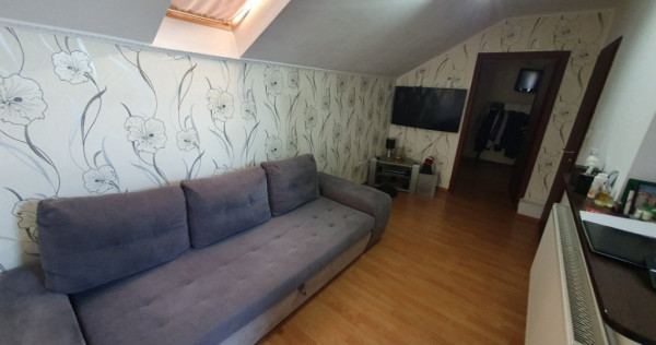Apartament de vanzare cu 2 camere si balcon, zona Shopping C