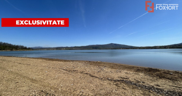 Teren de vanzare 6000 mp cu iesire la Lac Surduc