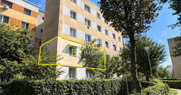 Oras Buhusi, 3 camere, etaj 1, str. Tineretului, jud. Bacau